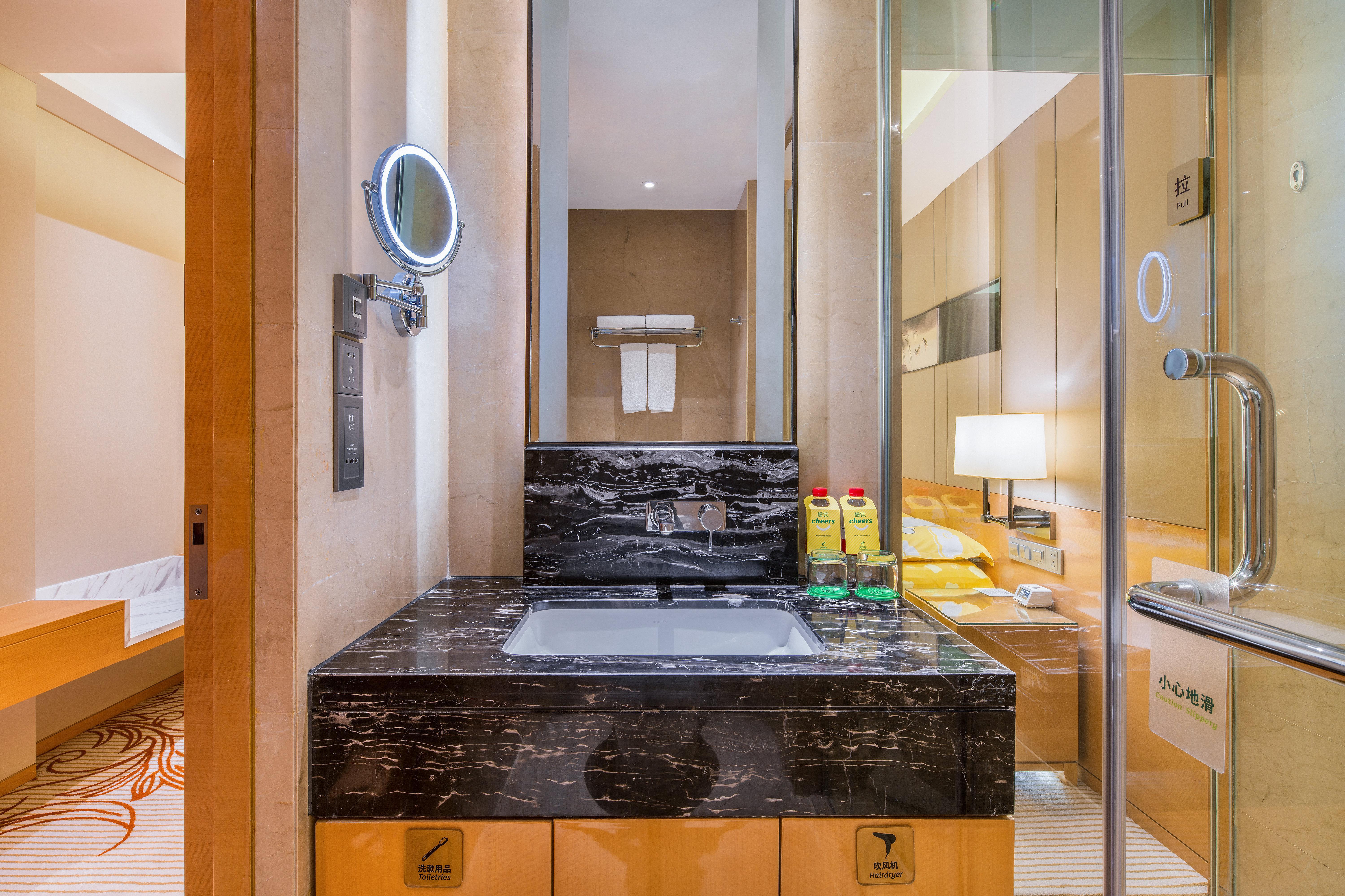 Holiday Inn Chengdu Oriental Plaza -Chunxi Road Taikoo Li Branch Exterior photo